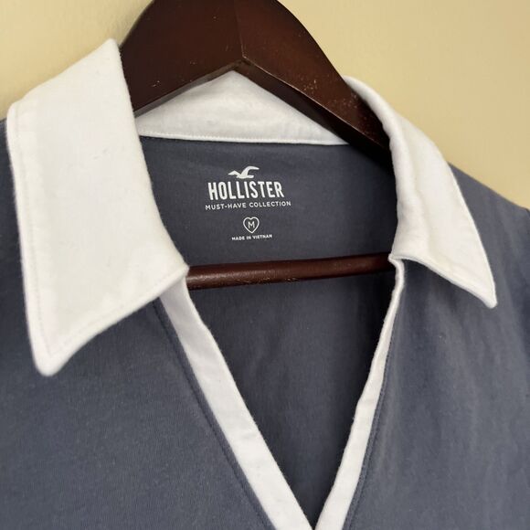 HOLLISTER Collared Buttonless Polo Cropped V Neck Academia Tee, Gray- M - Picture 3 of 5
